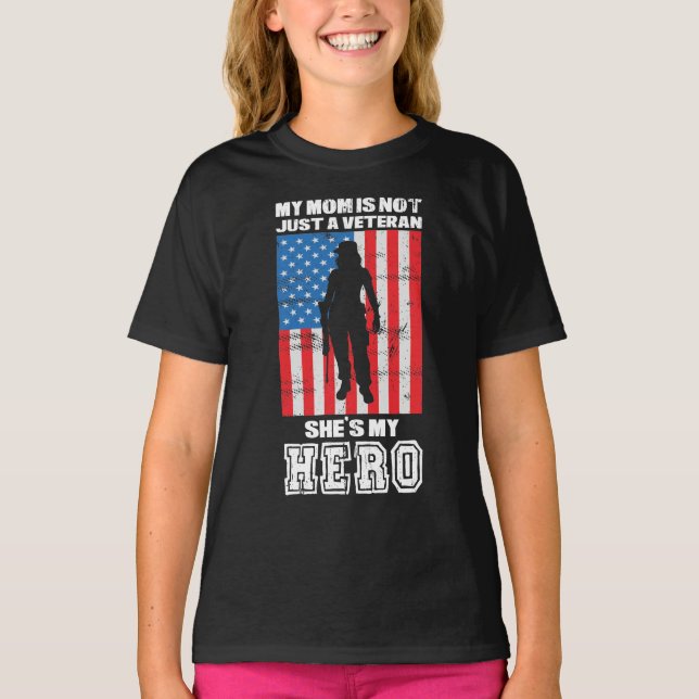 T-shirt Ma mère n'est pas seulement un vétéran, elle est m (Devant)