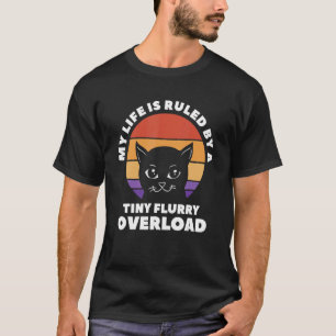T-shirt Ma vie est régie par un petit chat de surcharge de