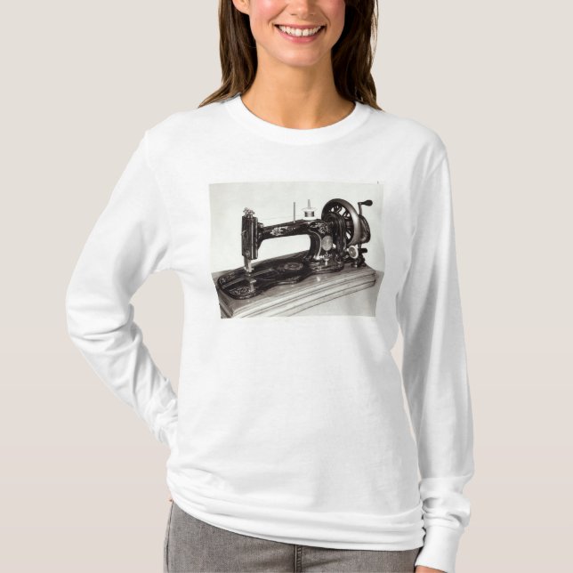 T-shirt Machine à coudre de "nouvelle famille" de (Devant)