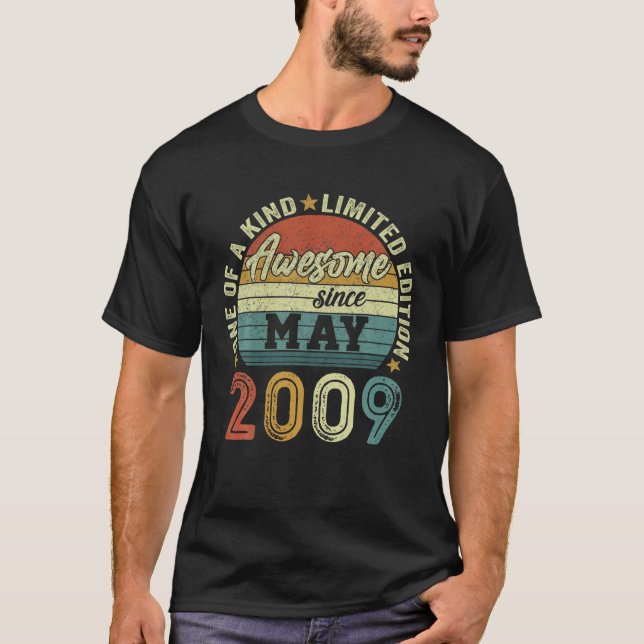 T-shirt Magnifique Depuis Mai 2009 13 Ans 13E Anniversaire (Devant)