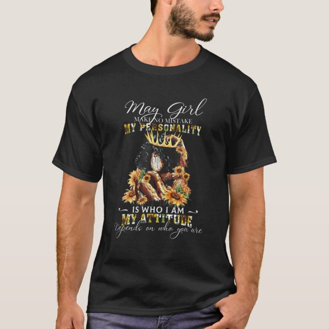 T-shirt Mai Est Mon Anniversaire Tout Le Mois Mai Annivers (Devant)