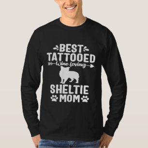 T-shirt Maman de chien tatouée amatrice de vin Shetland Sh