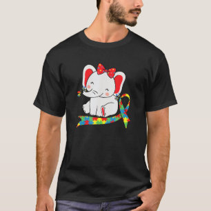 T-shirt Maman éléphant portant des boucles d'oreilles Auti