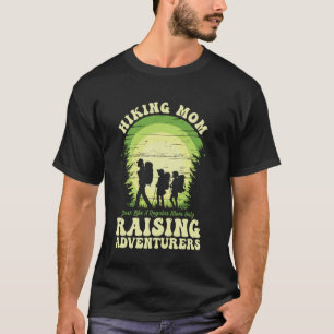 T-shirt Maman randonneuse élevant des aventuriers Rétro co