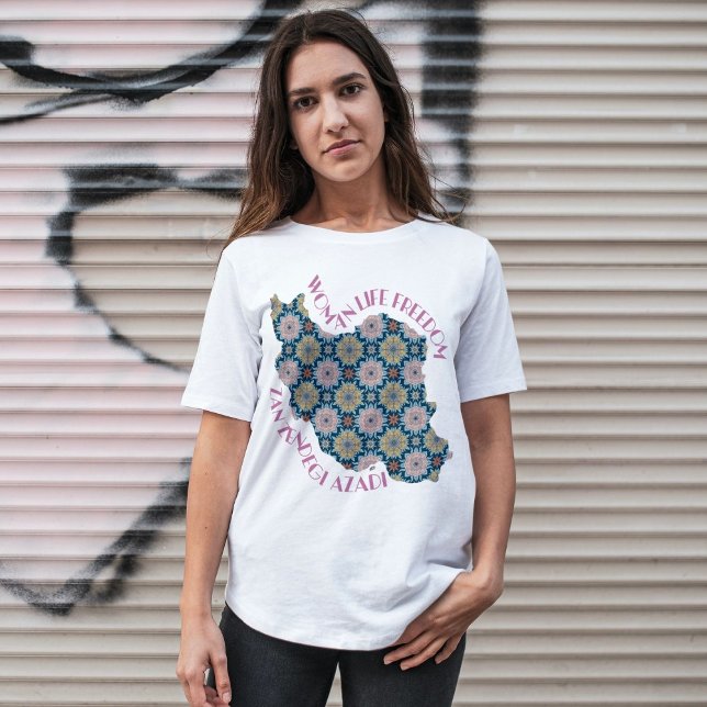 T-shirt Manifestation pour la liberté de la femme | Fleurs (Woman Life Freedom Protest | Flowers Pink T-Shirt)