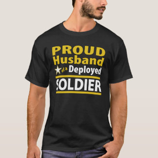T-shirt Mari fier d'une chemise déployée de soldat