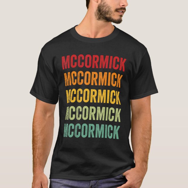 T-shirt McCormick County South Carolina Rainbow Text Desig (Devant)