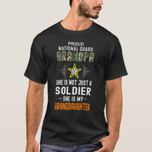 T-shirt Mens Ma Petite-Fille Est Un Soldat Fier National