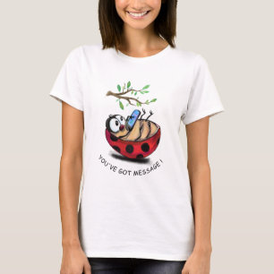 T-shirt Message de saisie de la coccinelle sur le téléphon