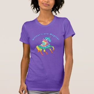 T-shirt Mignonne fun Unicorn Rainbow Les mères sont magiqu