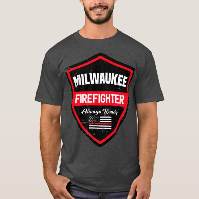 T-shirt Milwaukee Fire Secourt Firefighter First (Devant)
