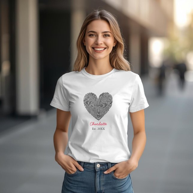 T-shirt Minimalist Heart Fingerprint Personalized Name  (Créateur téléchargé)