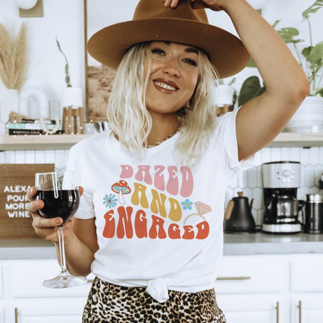 T - Shirt mit Verlobtem Junggeselinnen-Abschied (Dazed and engaged shirt, bachelorette party shirt, best bachelorette party, bachelorette weekend)