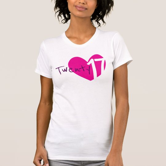T - Shirt mit zwanzig 17 rosa Damen des Herzens