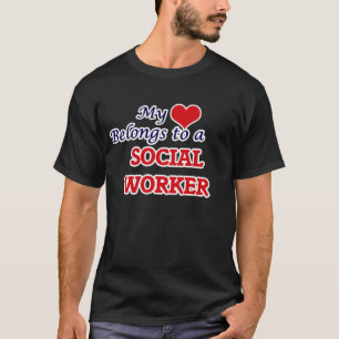 T-shirt Mon coeur appartient à un assistant social