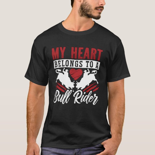 T-shirt Mon Coeur Appartient À Un Bull Rider Aime Rodeo Ma (Devant)