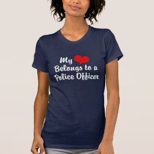 T-shirt Mon coeur appartient à un policier