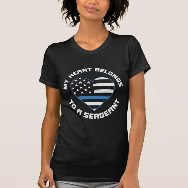 T-shirt Mon Coeur Appartient À Un Sergent De Police (Devant)