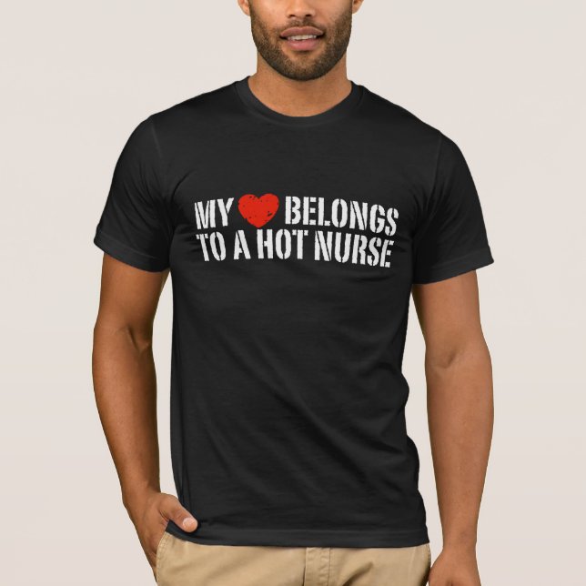 T-shirt Mon coeur appartient à une infirmière (Devant)