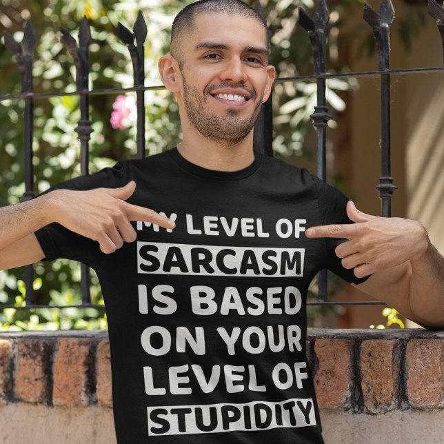 T-shirt Mon Niveau De Sarcasme Drôle (Créateur téléchargé)