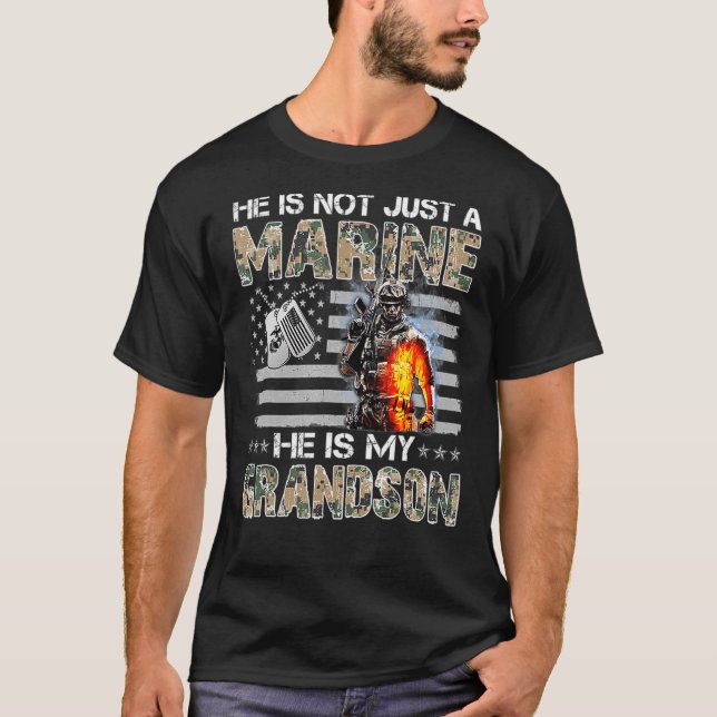 T-shirt Mon Petit-Fils Est Un Grand-Mère Fière De Marine (Devant)