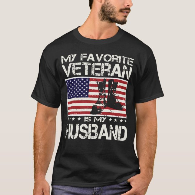 T-shirt Mon Vétérinaire Préféré Est Mon Mari Drapeau Fête  (Devant)