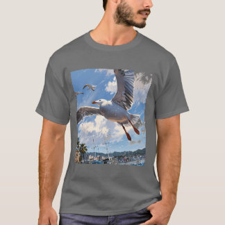 T-shirt Mouette géante avec sardine : Illustrati joueuse