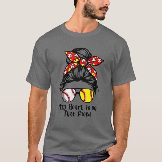 T-shirt My Heart Is on That Field Tee Baseball Maman Messy (Devant)