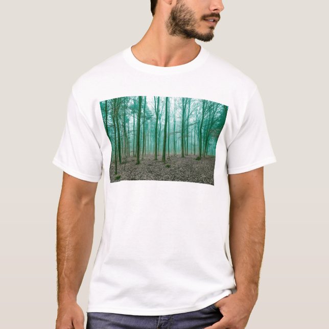 T-shirt Mystical Forest in the fog in Green (Devant)
