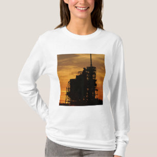 T-shirt Navette spatiale l'Atlantide sur la plate-forme de