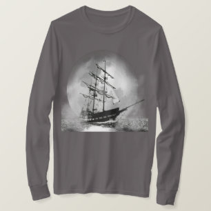 T-shirt Navire pirate naviguant hors de la lune de brouill