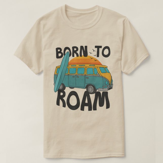 T-shirt Né à Roam Retro Van & Surfboard Sunset Design (Design devant)