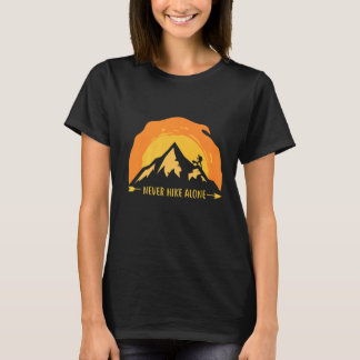 T-shirt Ne jamais faire de la randonnée seul propriétaire