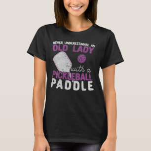 T-shirt Ne jamais sous-estimer une vieille dame avec un ba