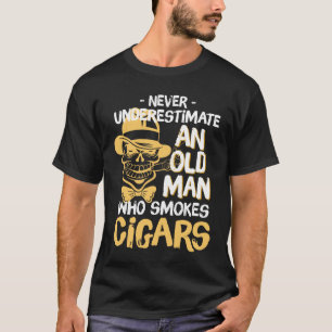 T-shirt Ne sous-estimez jamais le vieux fumeur de cigares
