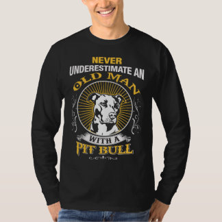 T-shirt Ne sous-estimez jamais un vieil homme avec un