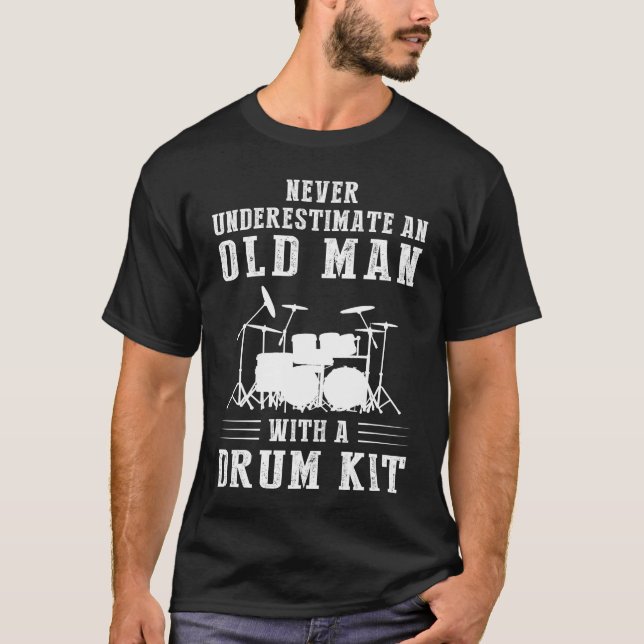 T-shirt Ne sous-estimez jamais un vieil homme avec un tee- (Devant)
