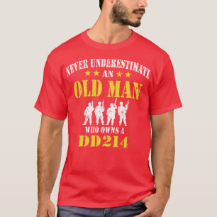 T-shirt Ne sous-estimez jamais un vieil homme qui possède