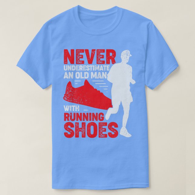 T-shirt Ne Sous-Estimez Jamais Un Vieux Homme Avec Des Cha (Design devant)