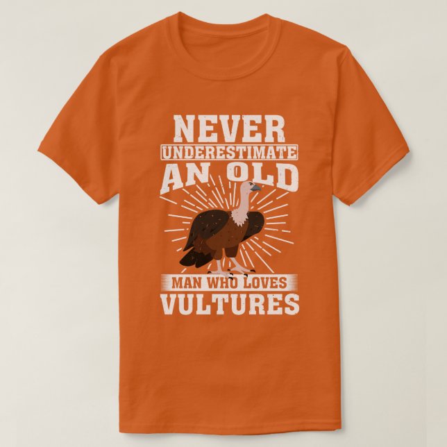 T-shirt Ne Sous-Estimez Jamais Un Vieux Homme Qui Aime Les (Design devant)
