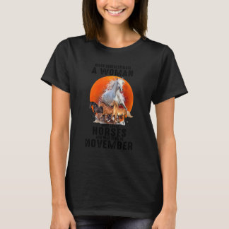 T-shirt Ne Sous-Estimez Jamais Une Femme Qui Aime Les Chev