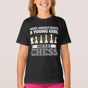 T-shirt Ne Sous-Estimez Jamais Une Jeune Fille Qui Joue Au