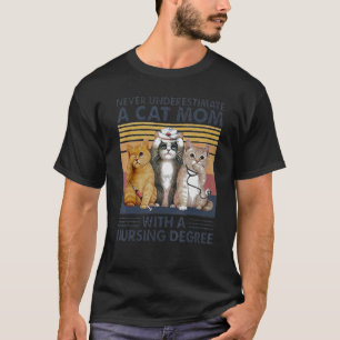T-shirt Ne sous-estimez jamais une mère de chat avec un di
