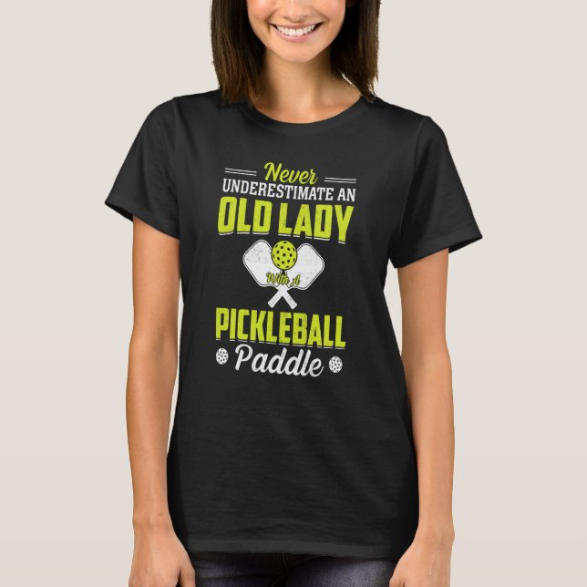 T-shirt Ne sous-estimez jamais une vieille dame avec un Pi (Devant)