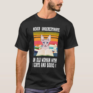 T-shirt Never Underestimate Old Woman With Cats And Books