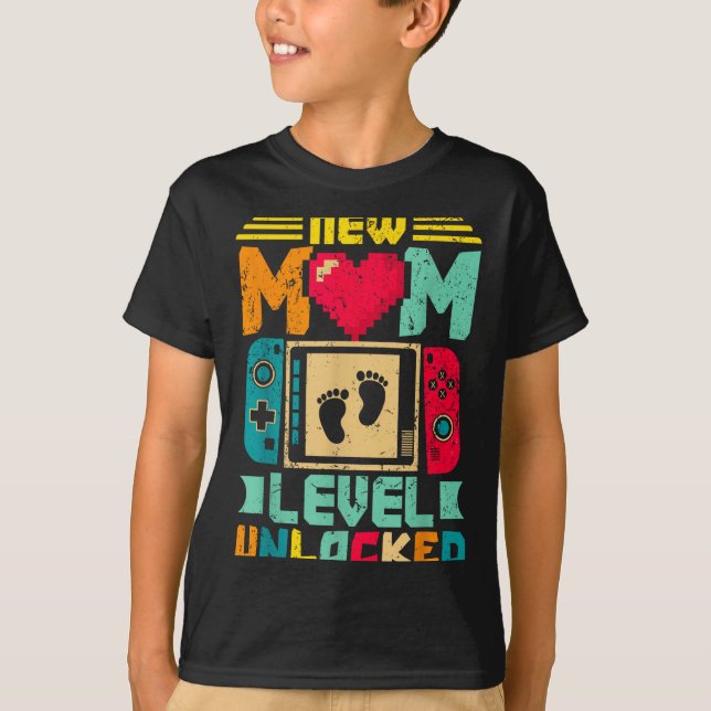 T-shirt New Mom Level Unlocked Gamer Valentine's  (Devant)