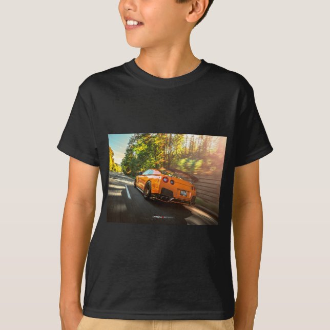 T-shirt Nissan GT-R orange déchirant par des rues de (Devant)