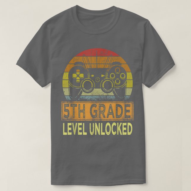T-shirt Niveau 5e année déverrouillé Première journée de l (Design devant)