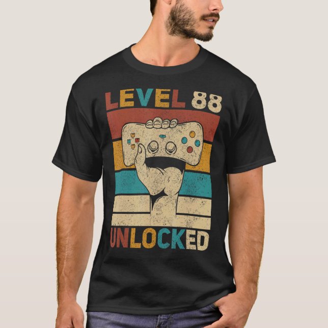 T-shirt Niveau 88 Déverrouillé 88e anniversaire Jeu de 88  (Devant)