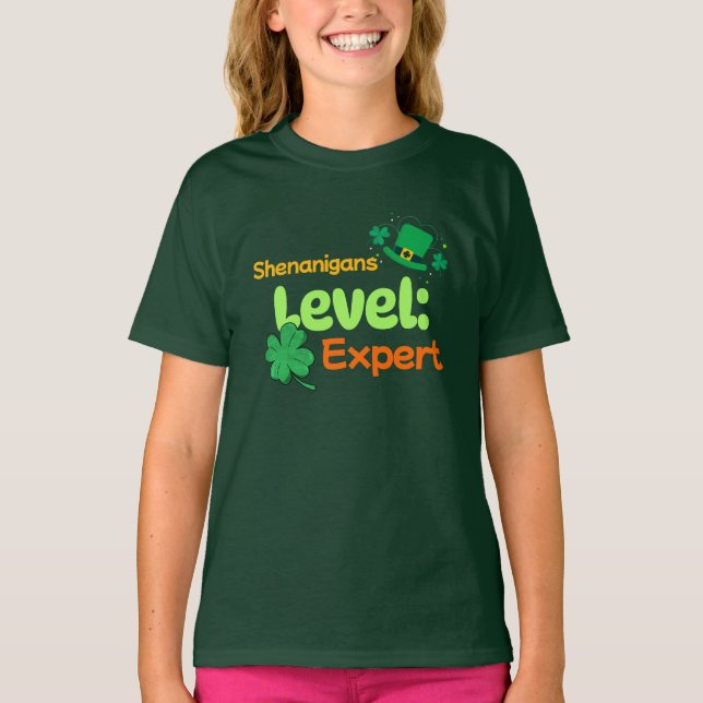 T-shirt Niveau Shenanigans : Expert Humour de la Saint Pat (Devant)